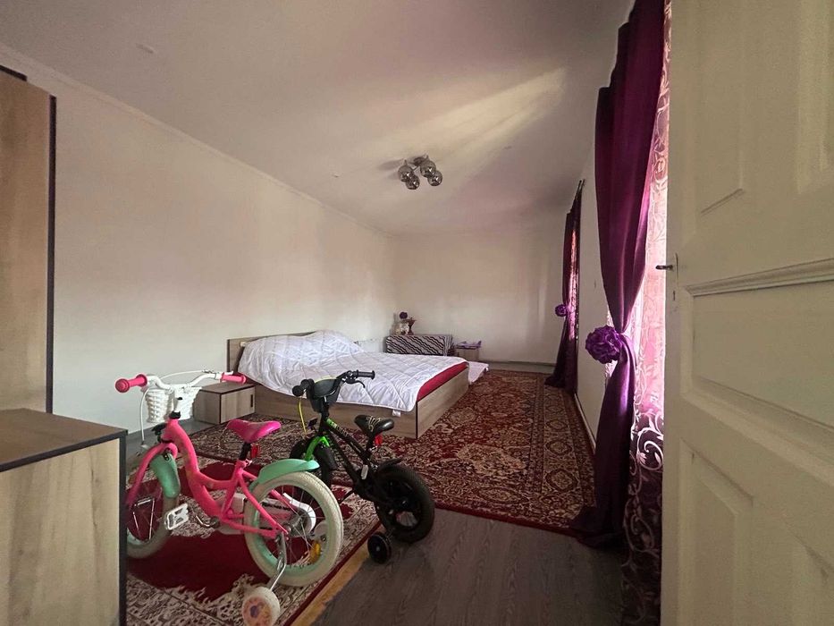 Двуетажна къща, с. Еленово