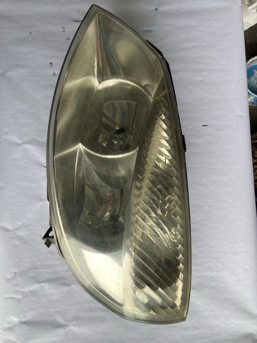 Renault Scenic 2 фарове