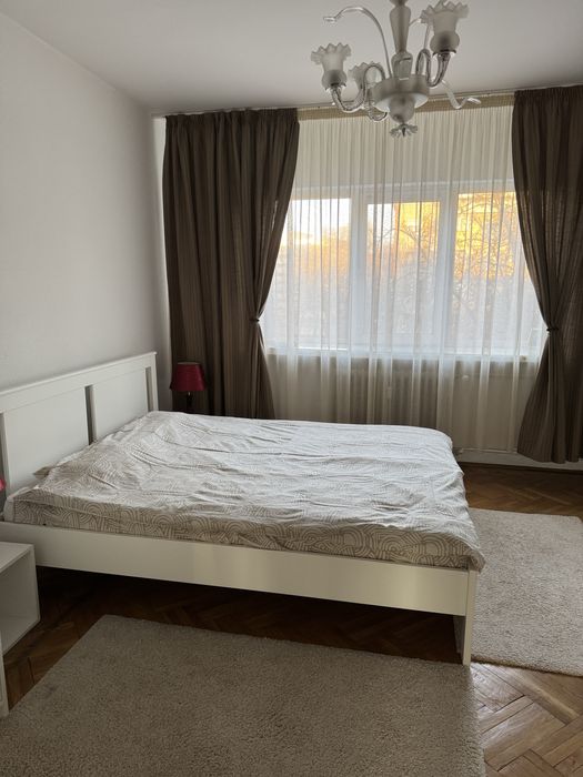 Inchiriez apartament 3 camere zona 1 Mai Facultatea de Medicina