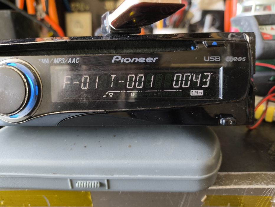 Висок клас авто радио Mp3/CD плейър и USB Pioneer DEH-50UB