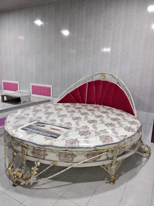 Продается кровать (кованная)