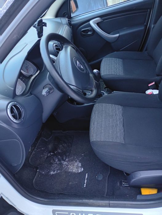 Vând Dacia Duster 1.6 benzina