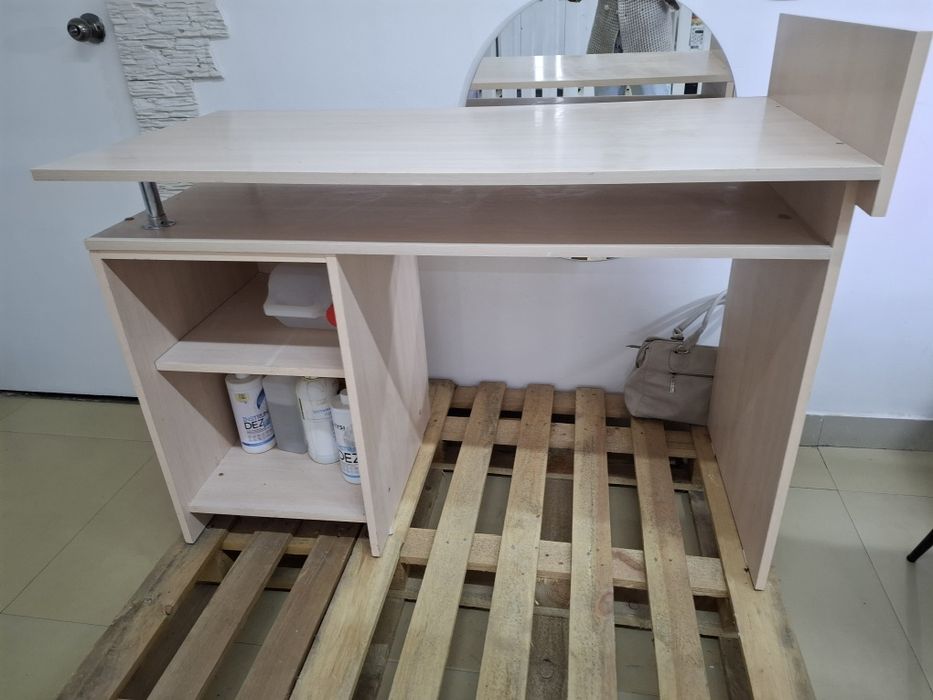 Продаю письменный стол