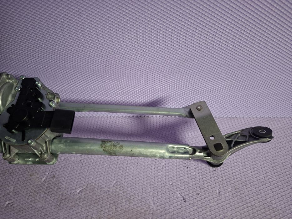 Ansamblu ștergătoare parbriz cu motoraș BMW E90 E91 Cod 6978263 in stare foarte buna