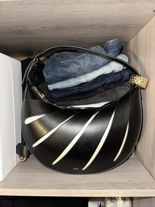 Чанта на  марката JW PEI