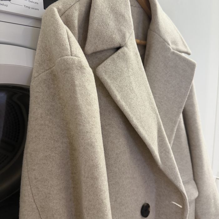 Palton casmir! Crem