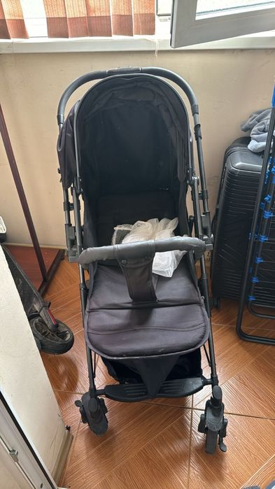 Детская коляска (универсальная, удобная)