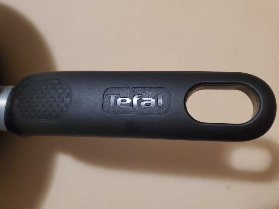 Tigaie wok Tefal Ø 29.5 x 8 cm + capac sticlă Ø 27.5 cm