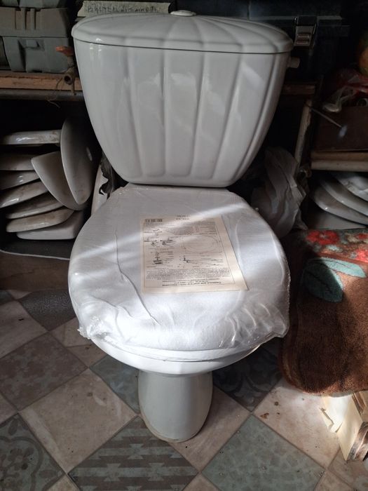 Унитаз керамическии