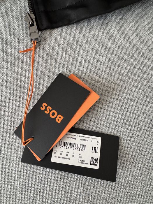 Geaca Boss piele noua! Marime 50 (M-L)
