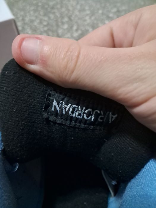 Jordan 4 university blue unc