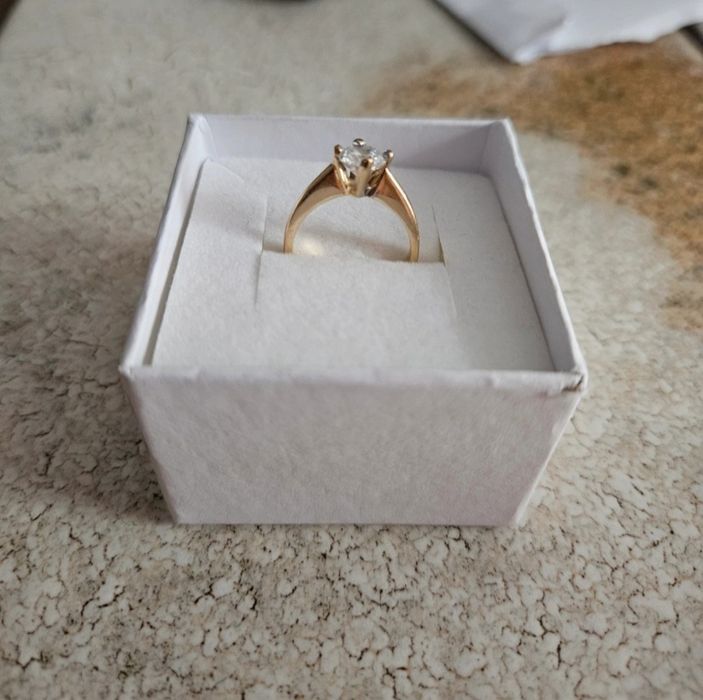 Vand inel din aur de 14k