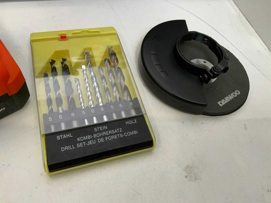 Напълно нов комплект акумулаторен винтоверт ! Daewoo U-Force 4 in 1