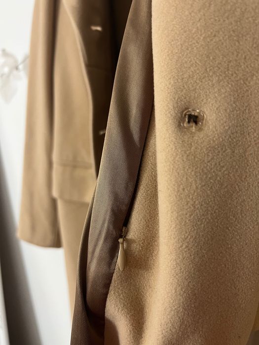 Vând palton bej, aspect de lână cu interior satinat.