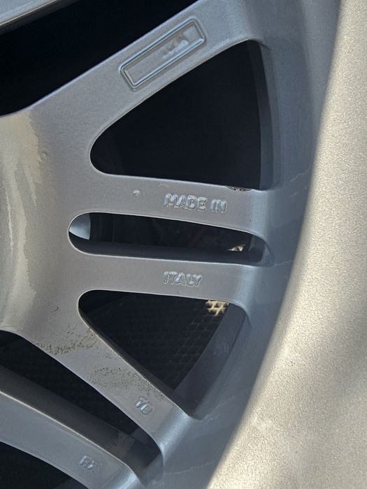 Продам  диски  на бмв R18