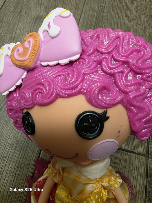 Păpușă Lalaloopsy stare foarte bună un semn mic pe față