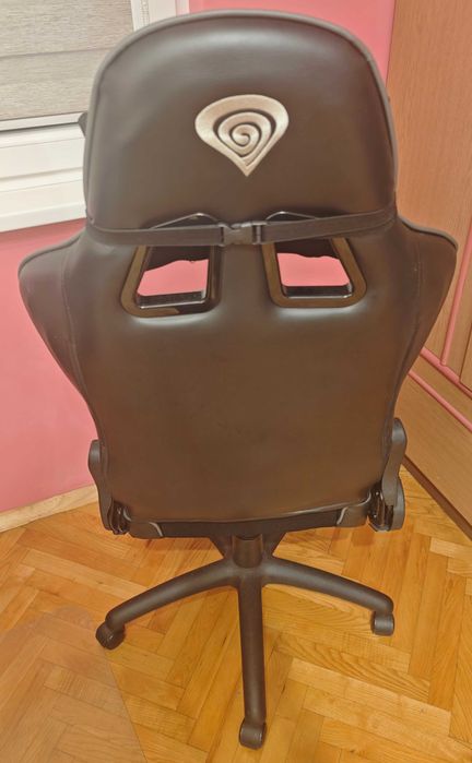 Геймърски стол Genesis Nitro 440 - Счупено