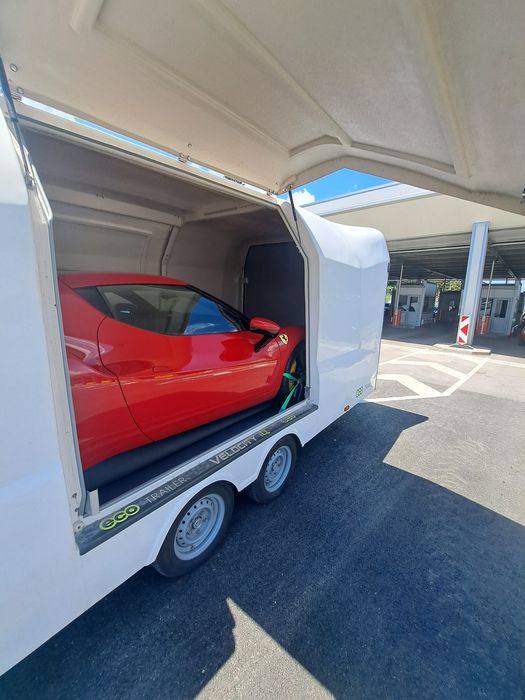 Превоз на луксозни автомобили