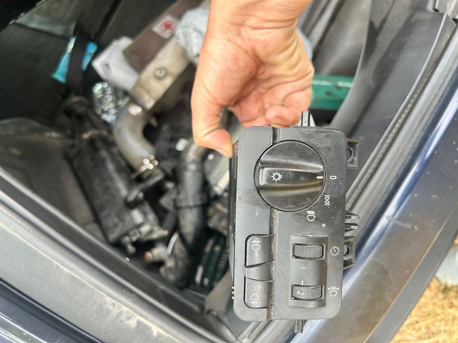 Останали части от бмв Е46,320д,150к.с