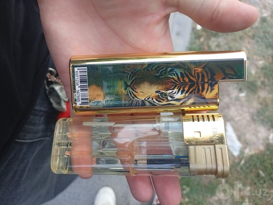 Зажигалка огромная