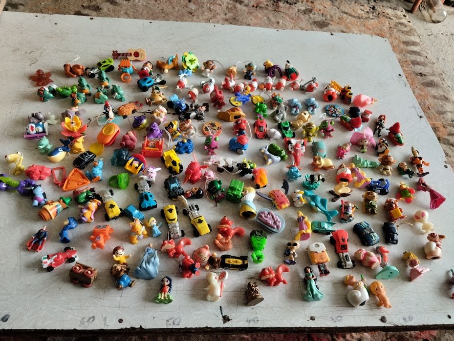 Игрушки продам .