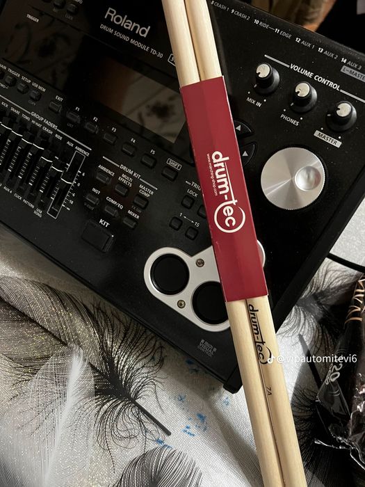 Продавам Roland TD 30
