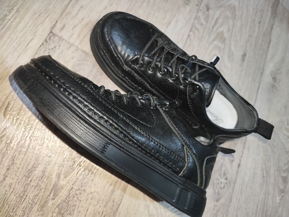 Продам ботинки на мальчика