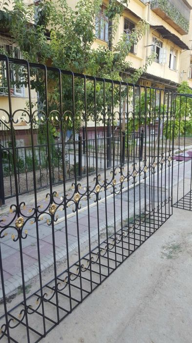 perila naves reshotka darvoza