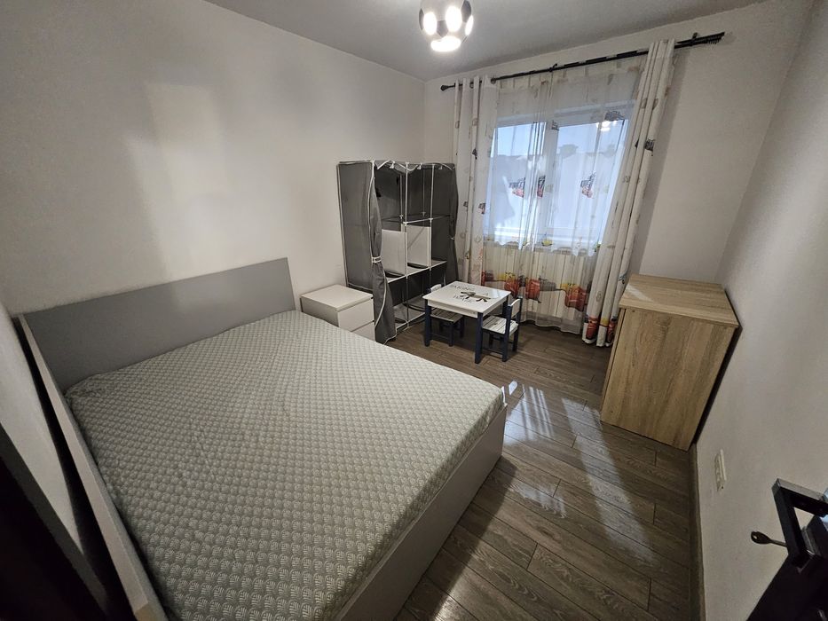 Apartament 3 camere zona 1 Mai - Pelendava de inchiriat