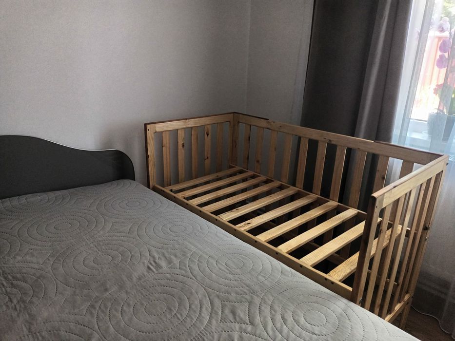 Pătuț din lemn pentru copii