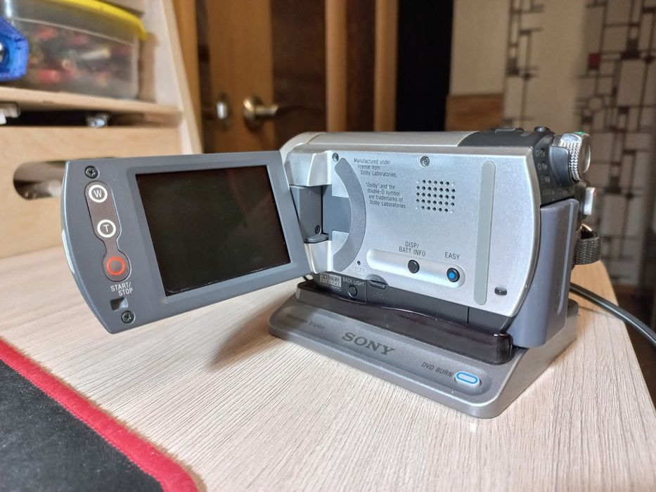 Видеокамера Sony DCR-SR40E