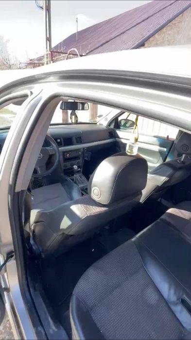 Dezmembrez opel Vectra c 2.2i