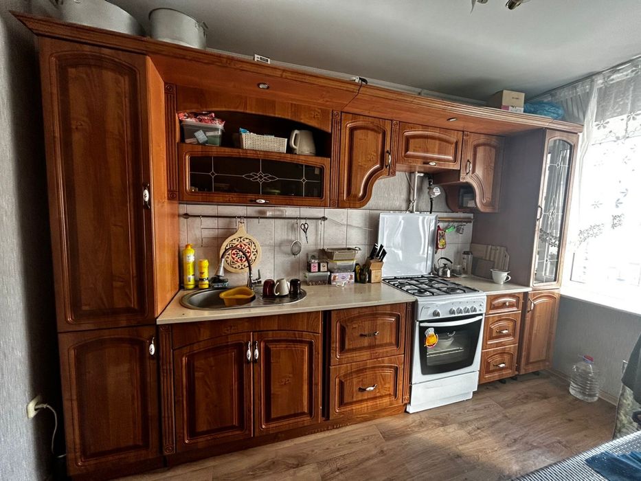 Кухонный гарнитур в хорошем состоянии