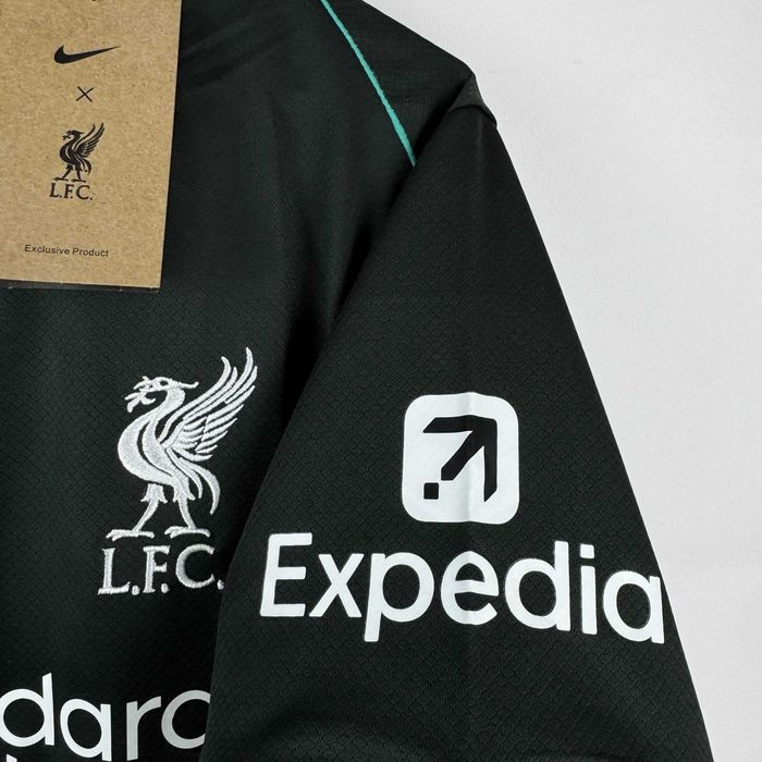 Ливърпул 24/25 гостуваща тениска