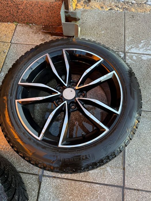 Зимние шины Pirelli с титановыми дисками
