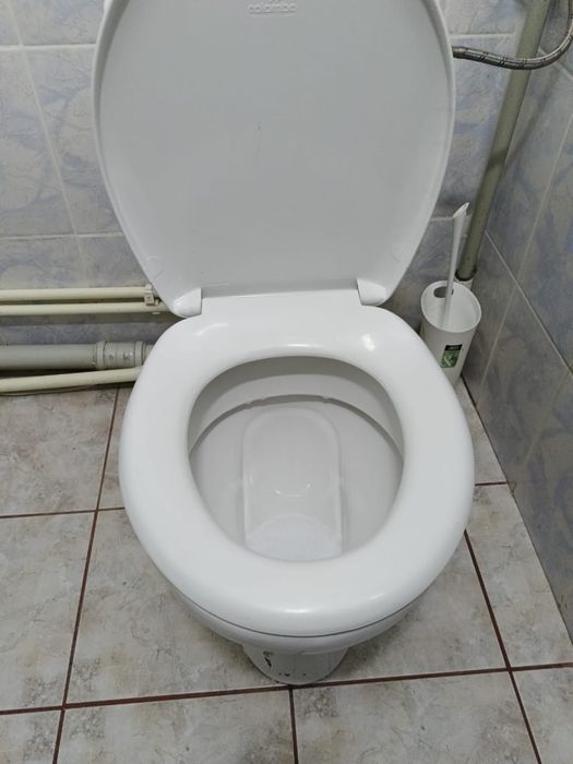 Продам унитаз в отличном состоянии