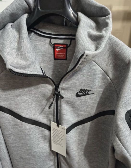 Compleu Nike Tech