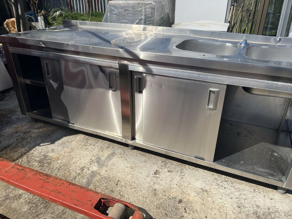 Работна маса неръждавейка