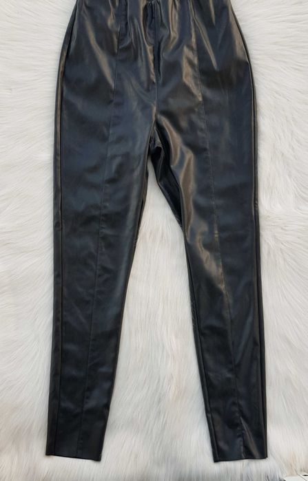 Кожен панталон H&M размер М