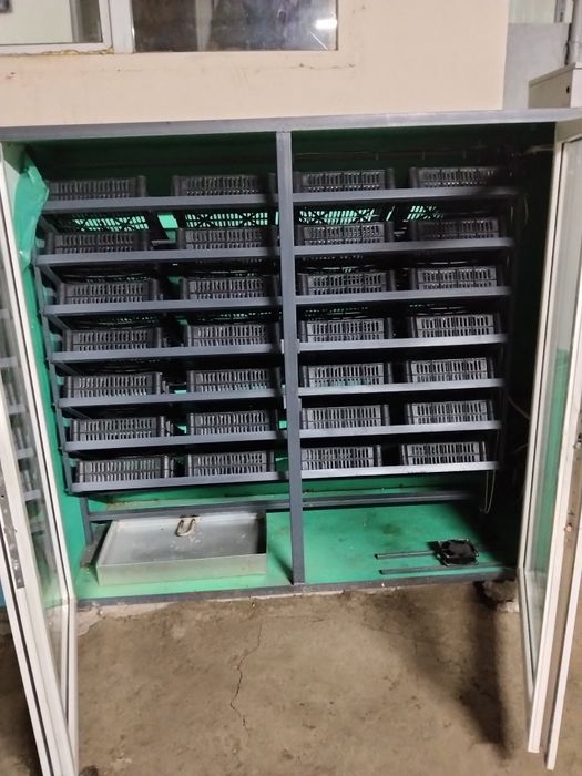 Продам инкубатор