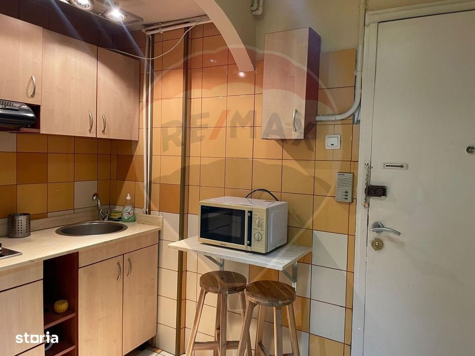 Garsonieră spațioasă - Piața Romană, vedere spre ASE, disponibila acum