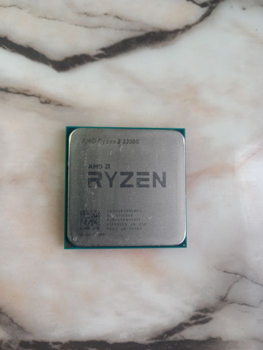 Процесор AMD Ryzen 3 3200G  AM4