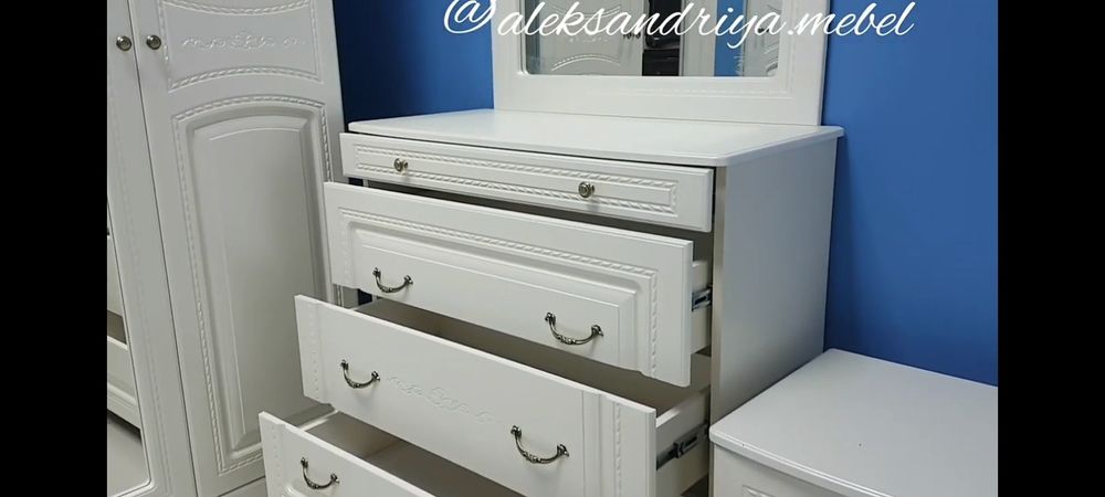 Продается новый  спальный гарнитур