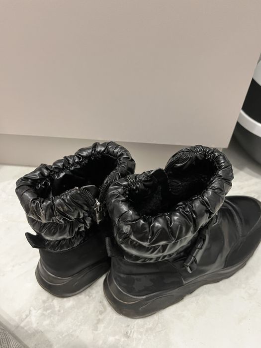 Зимние ботинки и горные