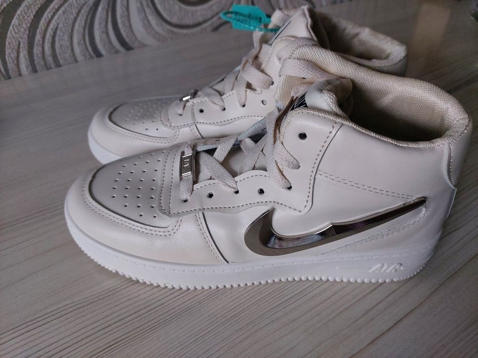 Продам кроссовки (новые)