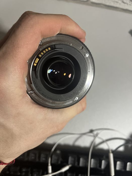 Объектив Canon EF 75–300mm