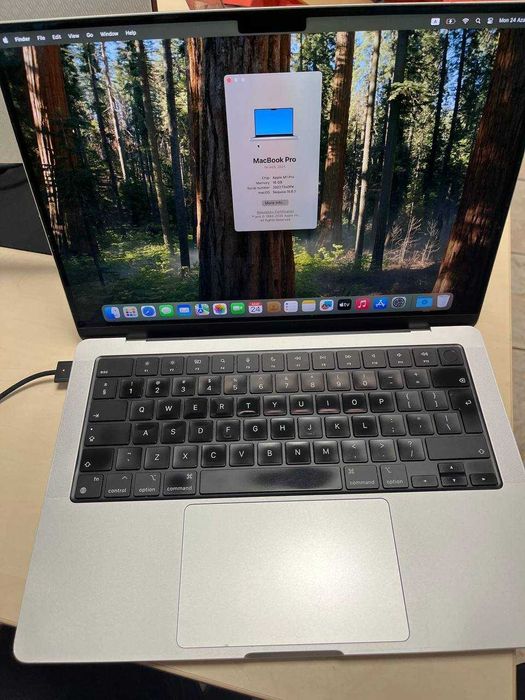 Vând MacBook Pro 14” M2 Pro/16 GB RAM/1 TB SSD