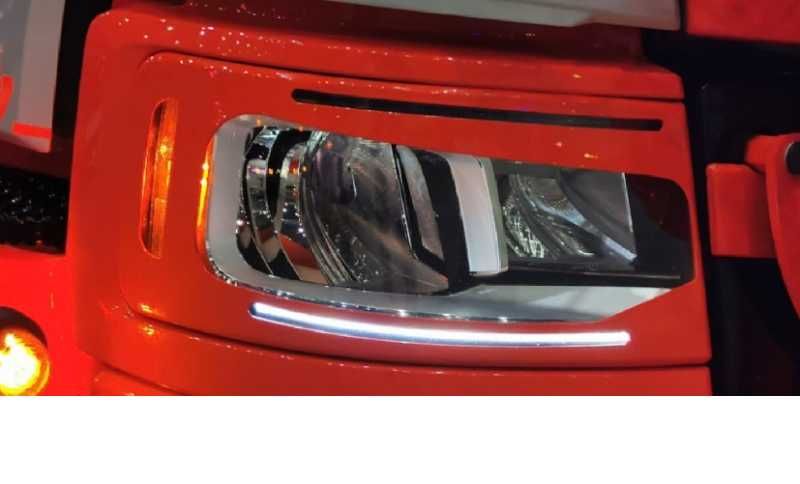 Кoмплект ЦЕЛИ пластмасови вежди за фарове за Скания Scania S R 2017г.+