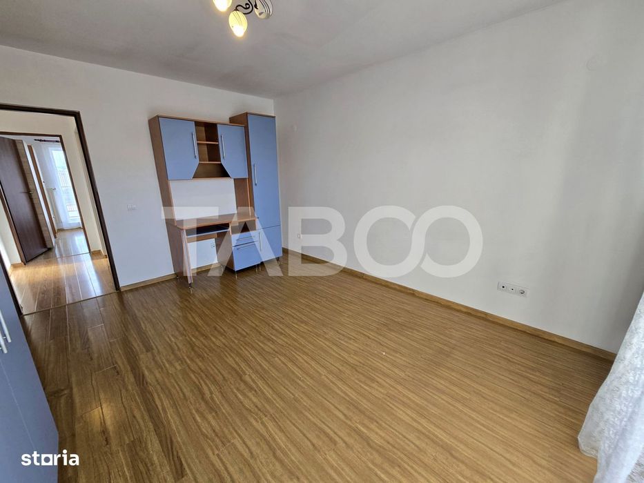 Apartament decomandat 3 camere etaj 2 terasa parcare Selimbar Sibiu