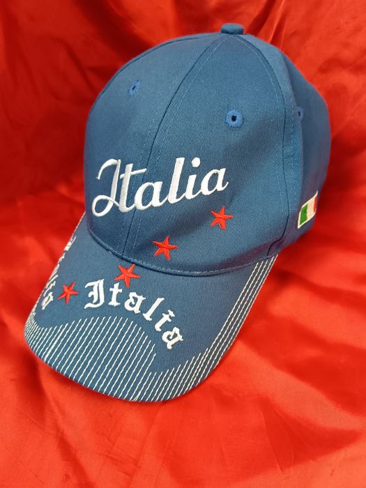 Продам бейсболки, новые.